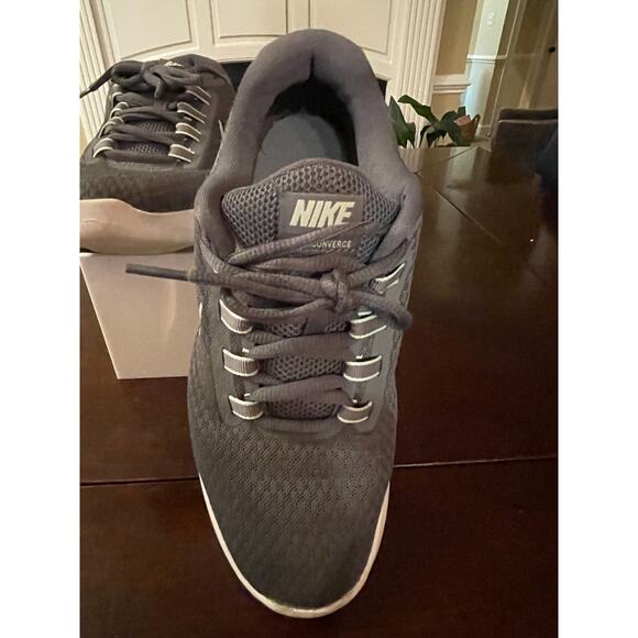 Nike Synthetic Running Shoes Rubber Mesh Gray Women's 885420-004 Size 7W - Picture 3 of 11